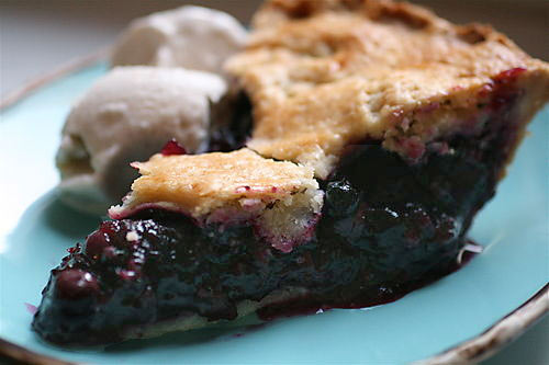 yummy blueberry pie